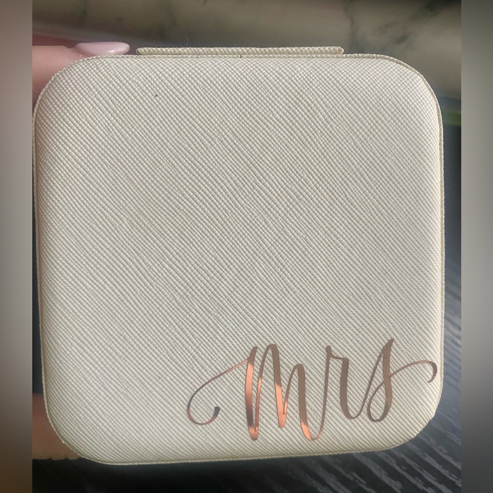 Mrs travel jewelry case